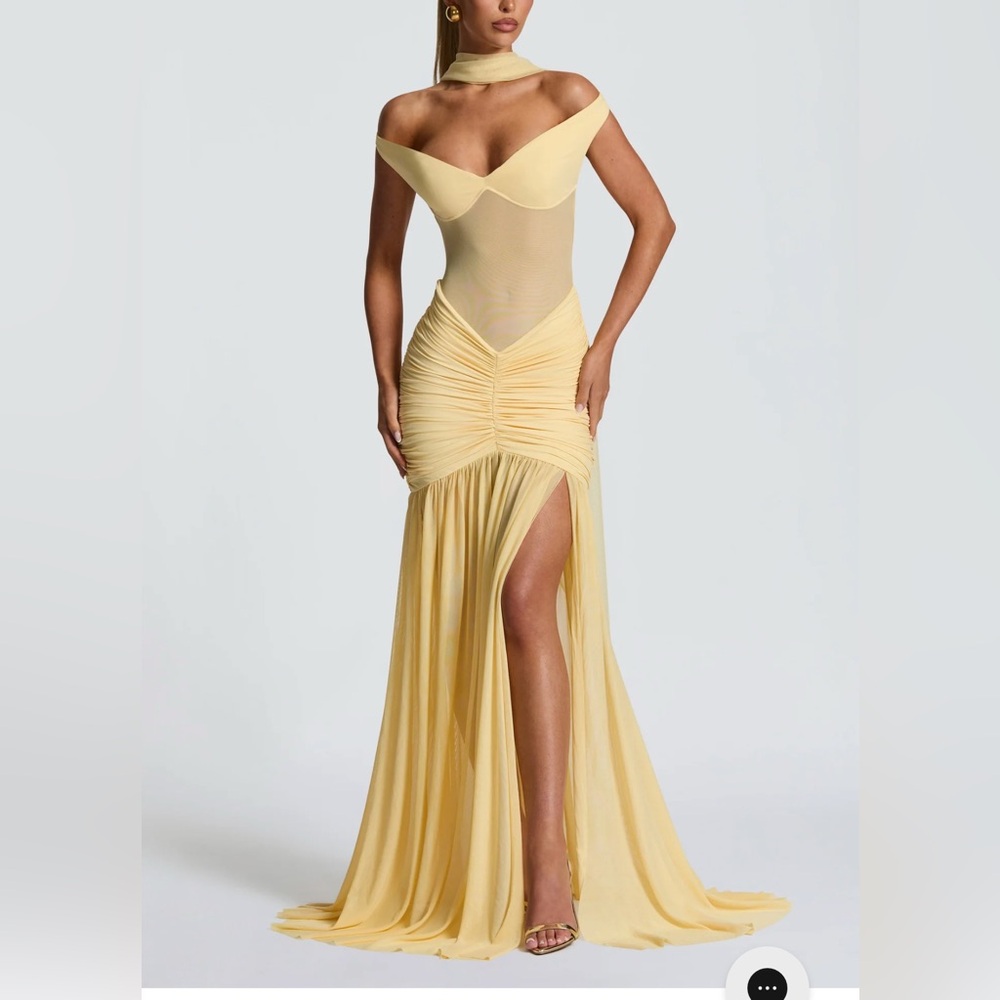 Babyboo Alaia maxi Yellow Off-Shoulder dress